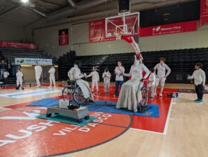 Assaut d'épée pendant la compétition de la fête de fin de saison 2026 du CEVA