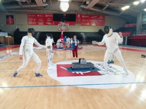 Assaut d'épée pendant la compétition de la fête de fin de saison 2026 du CEVA