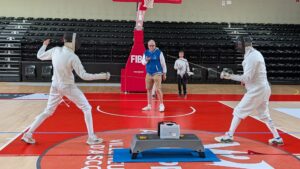 Assaut d'épée pendant la compétition de la fête de fin de saison 2026 du CEVA