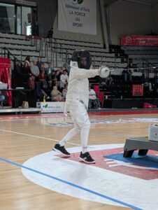 Assaut d'épée pendant la compétition de la fête de fin de saison 2026 du CEVA