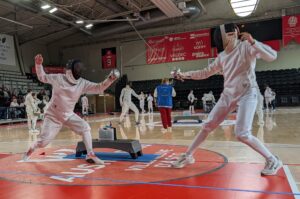 Assaut d'épée pendant la compétition de la fête de fin de saison 2026 du CEVA