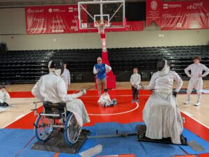 Assaut d'épée pendant la compétition de la fête de fin de saison 2026 du CEVA